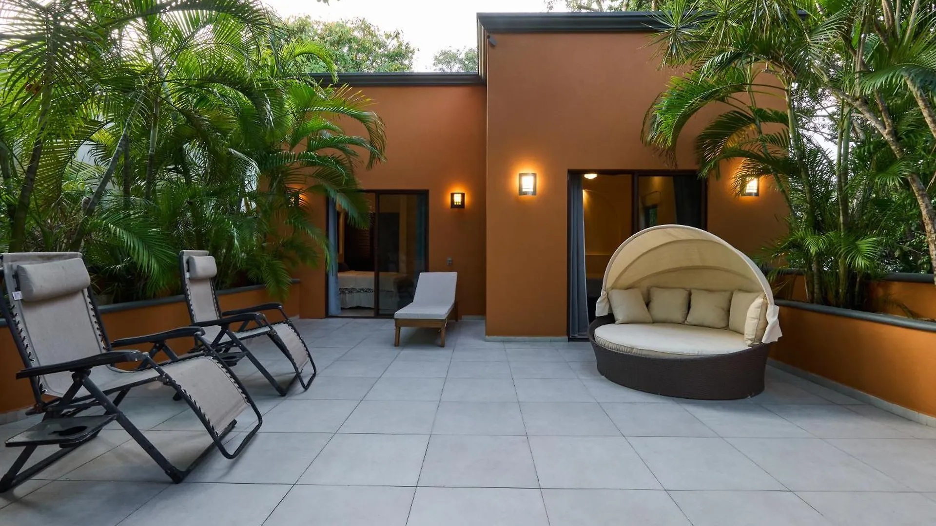 Spacious And Stylish Vacation Home For 8 With Private Pool And Large Terrace Playa del Carmen