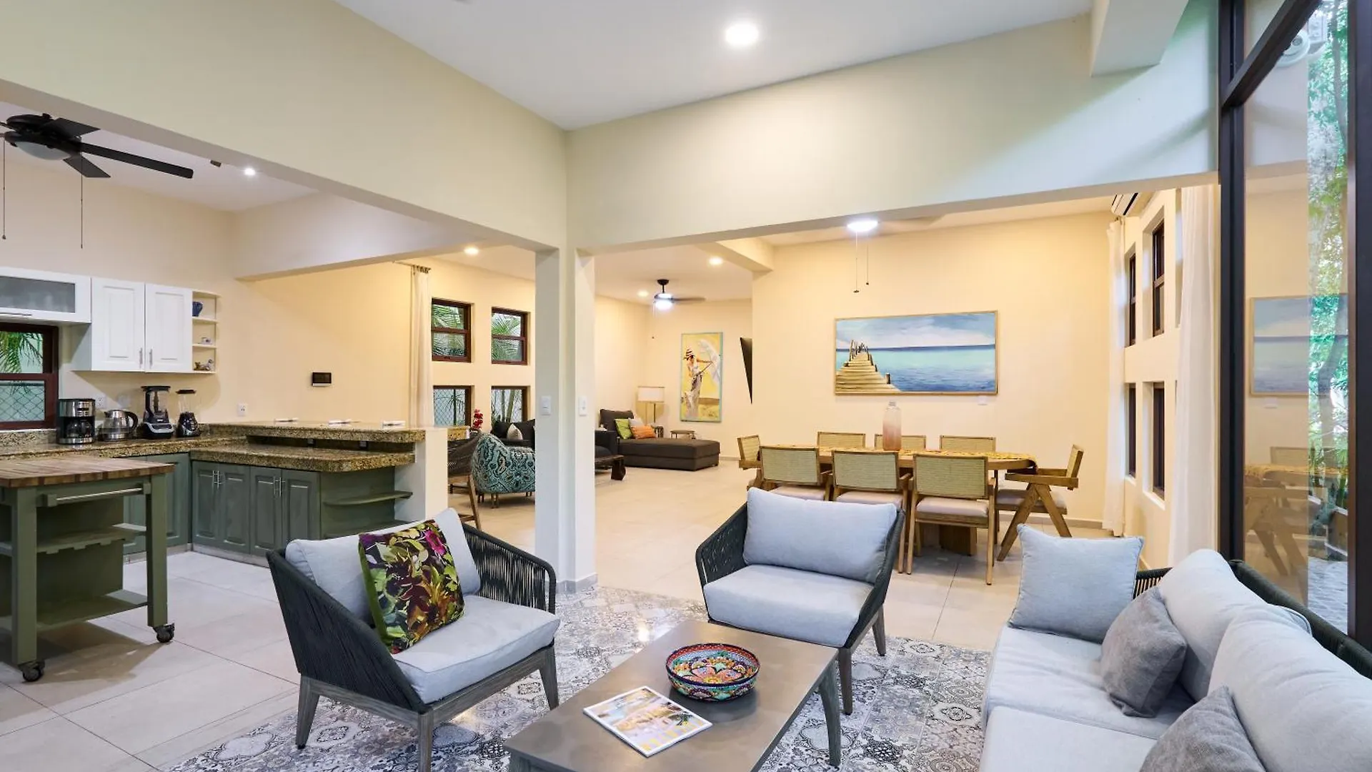 Spacious And Stylish Vacation Home For 8 With Private Pool And Large Terrace Playa del Carmen