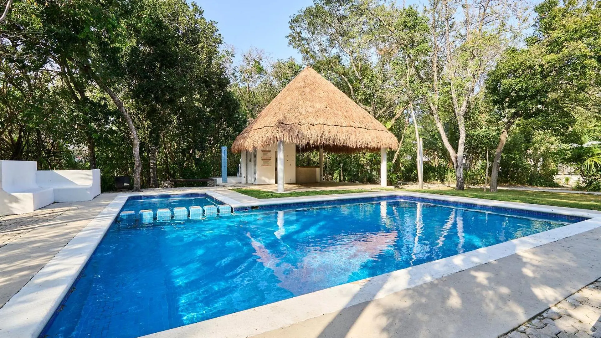 Spacious And Stylish Vacation Home For 8 With Private Pool And Large Terrace Playa del Carmen Holiday home